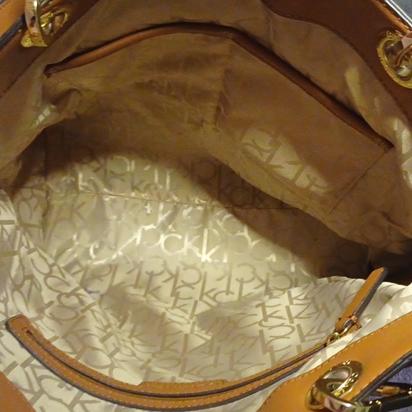 CALVIN KLINE TOTE PURSE LIKE NEW BEAUTIFUL - Picture 11 of 12